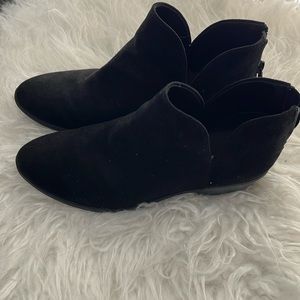 Old Navy black suede booties size 8